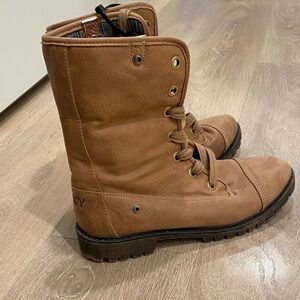 Women’s size 10 Roxy Brown Lace-Up Boots